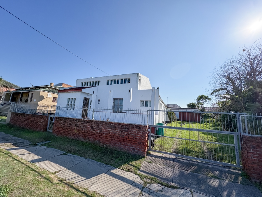 5 Bedroom Property for Sale in Quigney Eastern Cape